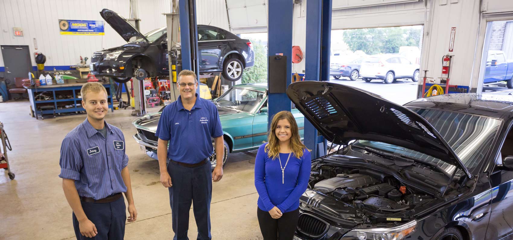 The auto repair team at John's Auto Service in Frankfort, IL